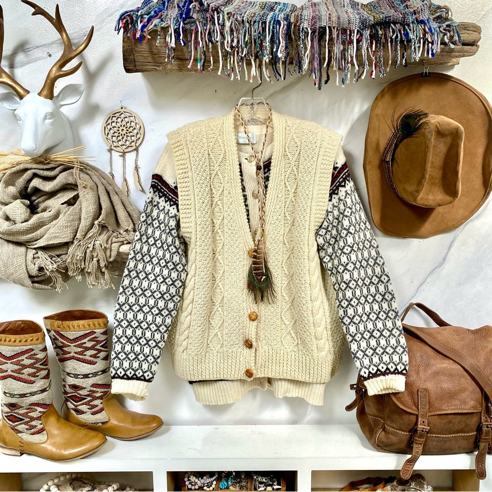 Rare ARTISAN cable knit prairie wool vest w granny cottage cabin country vibe - Picture 5 of 13